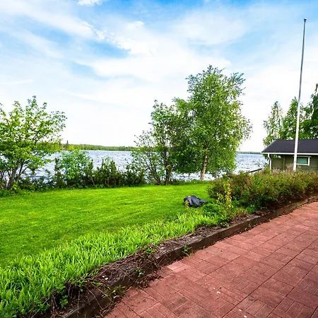 Nord Riverside Villa *